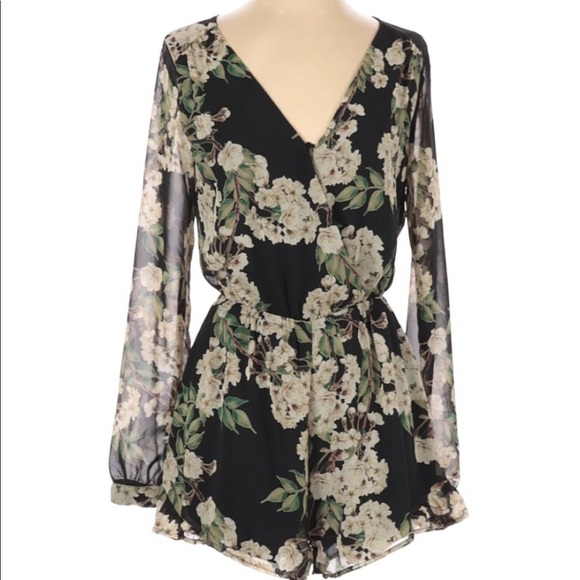 ASTR floral flirty romper - Picture 1 of 6